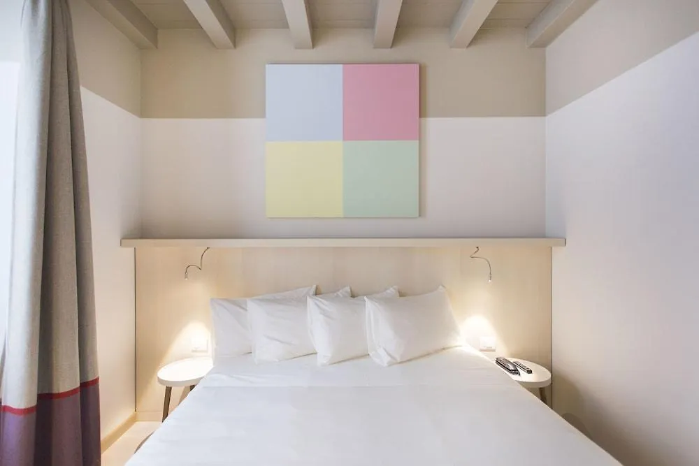Savona 18 Suites Milão Hotel