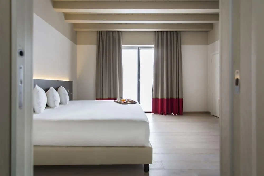 Savona 18 Suites Milano 4*,  Italien