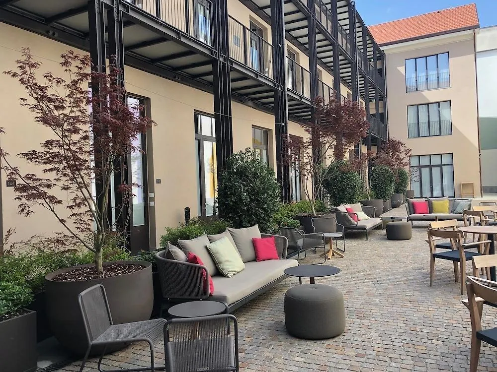 Savona 18 Suites Milano 4*,